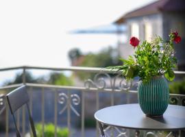 Μαϊστράλι, hotel v destinaci Kotrónion