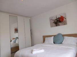 Large Room Free Parking 10mins to Luxembourg Airport Excellent Customer Service, Bed & Breakfast in Luxemburg (Stadt)