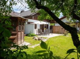 Ganzes Haus mit großem Garten und eigener Sauna, hotel a Unterwössen