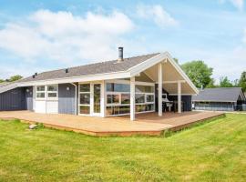 8 person holiday home in Sjølund-By Traum، فندق في Hejls