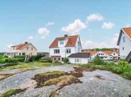 Lovely Apartment In Kungshamn With Kitchen, alquiler vacacional en Kungshamn