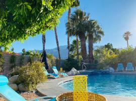 Dreamy Palm Springs Villa w Pool, Spa, Great Views, отель в Палм-Спрингс