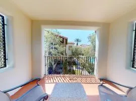 LV029 Spacious Upstairs Studio near Pool Hot Tub