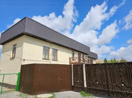 Guest House Tenir Too, hotel v destinaci Naryn