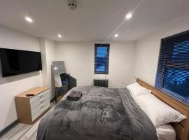 Rooms in Modernised Victorian House: Croydon'da bir otel