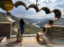 Quinta da Casa Cimeira, Guest House, Wines & Food