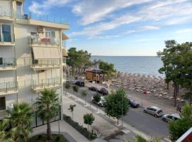 Marjana's Sea View Apartment 1, hotell i Lezhë