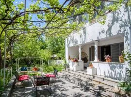 Vintage Villa Saguramo