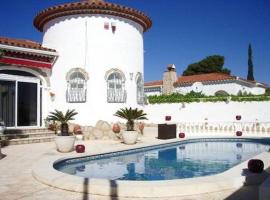 Mooie vrijstaande vakantiewoning met privé-zwembad, hotel v destinaci Miami Platja