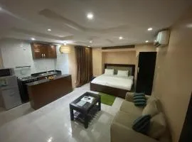 Studio B, (Studio Apartment) Hillside Gardens