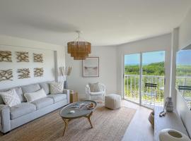 New Serene Oceanfront 2 bedroom Condo in the Keys, hotel in Tavernier