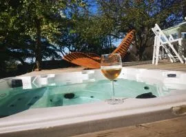Yogi Wellness Guesthouse with Jaquzzi