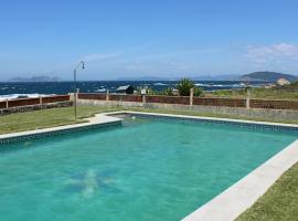 Apartamento a pie de mar en Baiona, self catering accommodation in Baiona