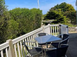 Roselands Caravan Park, hotel in St Just