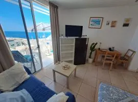 Comfortable Lucy apartment 706 with amazing sea-view