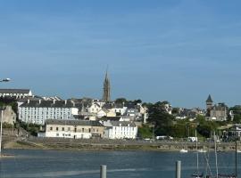 Appartement Design VI Port de Tréboul Douarnenez: Douarnenez şehrinde bir otel