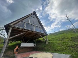 Glamping brisa de guadua, hotel in Moniquirá