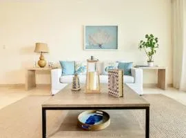New! Beachfront Lux Condo With Private Jacuzzi