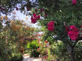 Maison d'hôtes Coeur d'Hérault - Gîte et Chambres d'hôtes - SPA & Massages, romantisch hotel in Péret