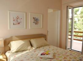 Bright and airy home 50 meters from the beach, מלון בקסילוקסטרו