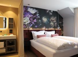 Boutiquehotel Burg Adenbach & Alter Weinbau, pet-friendly hotel in Bad Neuenahr-Ahrweiler