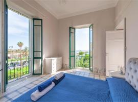 [- Poetic Seafront Penthouse Versilia -], hotel v destinaci Massa