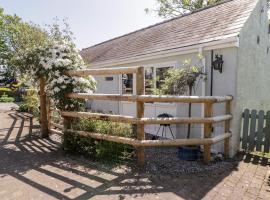 The Duck House, cottage in Treffgarne