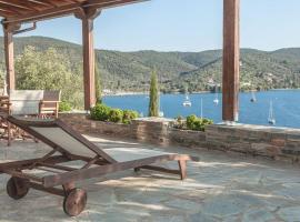 Christy's House Sea View, недорогой отель в городе Agios Andreas