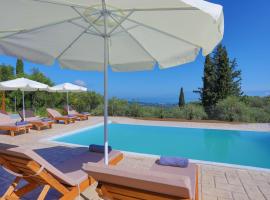 Villa ChrisDina, holiday rental in Nýmfai