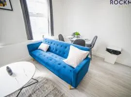 12B Alexandra Street - Stylish Apartment in the Heart of Southend on Sea by Rockman Stays