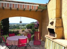 Holiday cottage with private terrace Bellegarde, hotel Bellegarde-ban