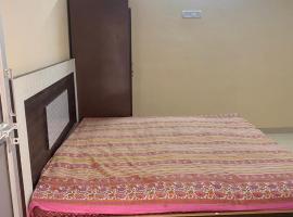 Chabbra niwas kanpur, апартамент в Канпур