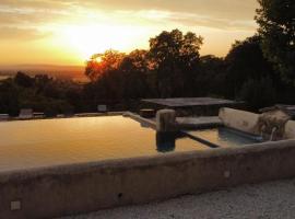 Mas provençal dans un lieu exceptionnel, hotel u gradu 'Bollène'