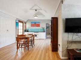 Binks Beach House - South Fremantle, hotel near Fremantle South Beach, South Fremantle