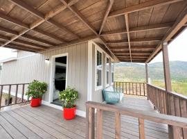 Lirios Tiny House en Valle de Guadalupe, hotel in Valle de Guadalupe