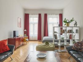 Bright & Spacious Loft With Basilica View, хотел близо до Szabadság Square, Будапеща