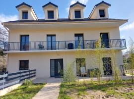 Résidence de la gare, grand studio meublé, appartement à Longjumeau