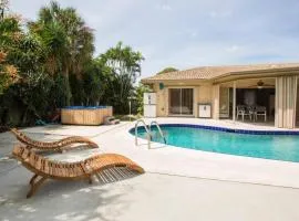 Casa Del Sol-Huge 3br! Beaches Pool and Hot Tub!