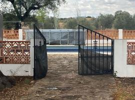 HP Eco Farm, hotel med pool i Peñarroya-Pueblonuevo