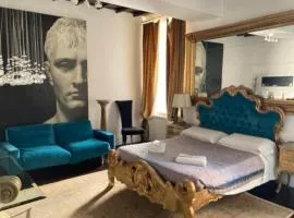 D.R.Rome Spanish Luxury Suites