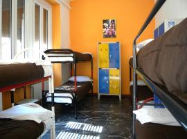 Hostel California, hotel in Milan