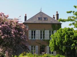 Les Vergers de Cussy, Hotel in Cussy-en-Morvan