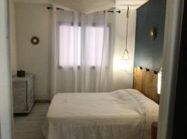 Appartement au coeur du village, hotell i Lespignan