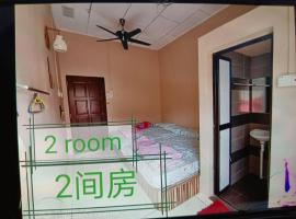Cozy homestay in Gunung Ledang, hotel v destinaci Sagil