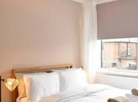 Large Comfortable Home - Newcastle