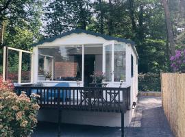 Unique Tiny Beach House in the Forest, viešbutis mieste Enschedė