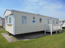 Highfield and Haven : Elegance:- 4 Berth Central Heated, pet-friendly hotel in Lincolnshire