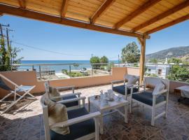 Villa Kyma by the sea, in South Crete, holiday home in Keratokampos