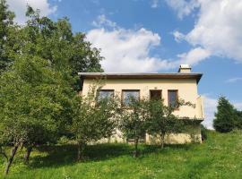 Sunset House Piestany Bungalow, hotel with parking in Banka
