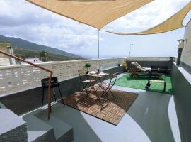 Live Arafo Las Palmeras con gran terraza: Arafo'da bir otel